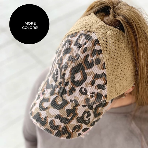 🆕 Leopard Print Knit Cap - Picture 2 of 4